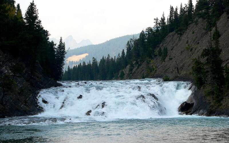 From Calgary: Private Lake Louise and Banff Day Trip - Lake Louise begins the mountain sightseeing