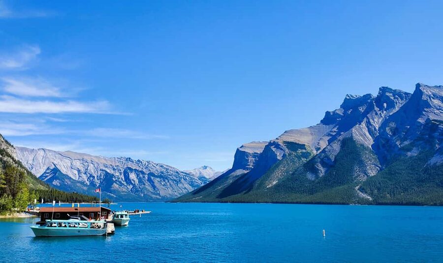 From Calgary to Banff: Day Trip with Wolfdog Sanctuary Visit - Why the Wolfdog Sanctuary Changes the Usual Banff Day