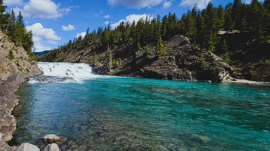 From Calgary to Banff: Day Trip with Wolfdog Sanctuary Visit - Who Will Like This Banff Day Trip?
