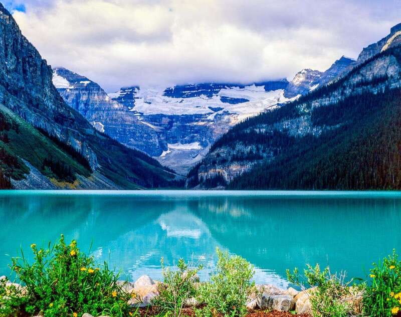 From Canmore/Banff: Moraine Lake Sunrise & Lake Louise Tour - The drive to Lake Louise