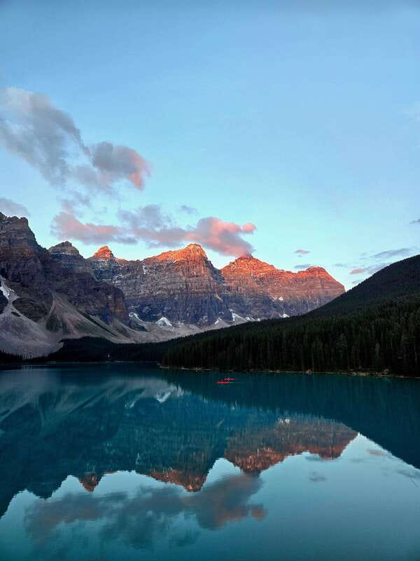 From Canmore/Banff: Moraine Lake Sunrise & Lake Louise Tour - Two hours at Lake Louise