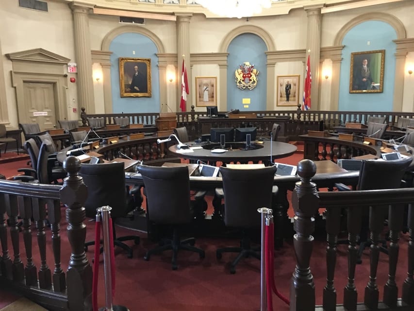 From Montreal: Kingston City Day Trip & 1000 Island Cruise - Who should book this day trip?
