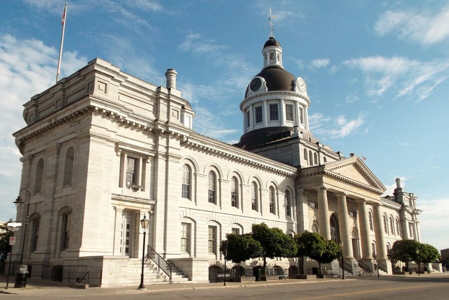 From Montreal: Kingston City Day Trip & 1000 Island Cruise - Queen’s University and the Royal Military College