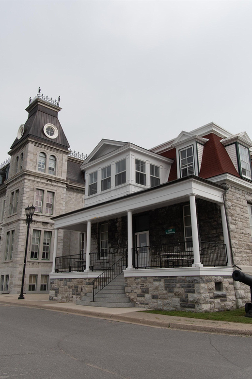 From Montreal: Kingston City Day Trip & 1000 Island Cruise - Guides, drivers, and the human side of the trip