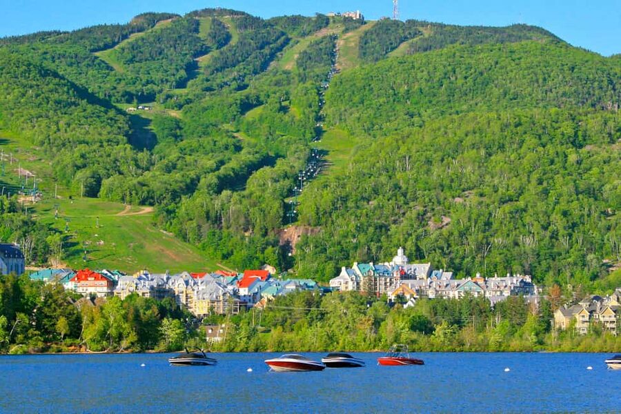 From Montréal: Mont-Tremblant 1-Day Tour - Guides, language, and the pace of the day
