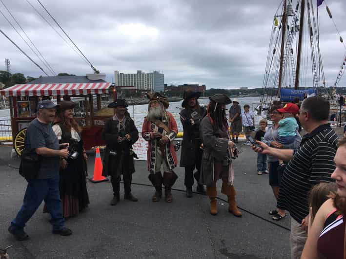 From Sydney, Canada: Walking Tour of Louisbourg Fortress - Robert and the value of a local guide