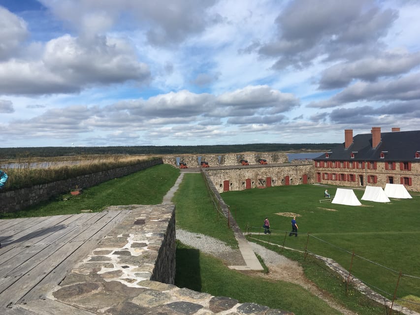 From Sydney, Canada: Walking Tour of Louisbourg Fortress - What the six-hour schedule really means
