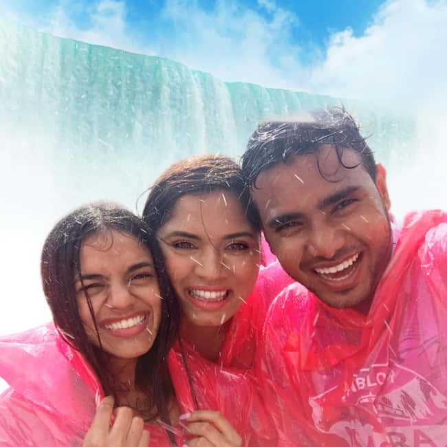 From Toronto: Niagara Falls Bus Tour with Boat Cruise - Getting out of Toronto before breakfast