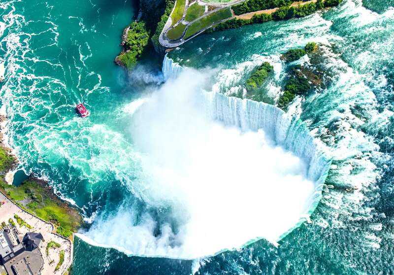 From Toronto: Niagara Falls Evening Tour With Boat Cruise - A full day from Toronto, without the driving