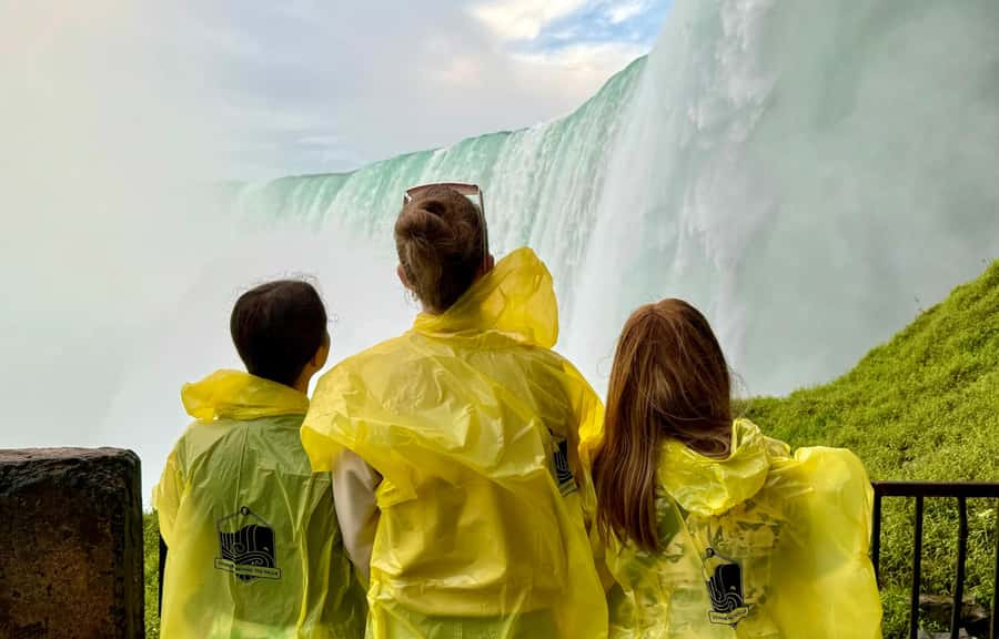 From Toronto: Niagara Falls Tour + Boat Ride and/or Journey - Three to four hours at the falls