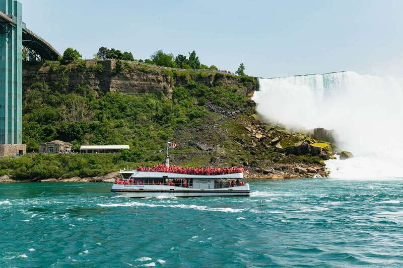 From Toronto: Niagara Falls + Winery, Cruise, & Lunch Option - Why this Niagara Falls day tour works