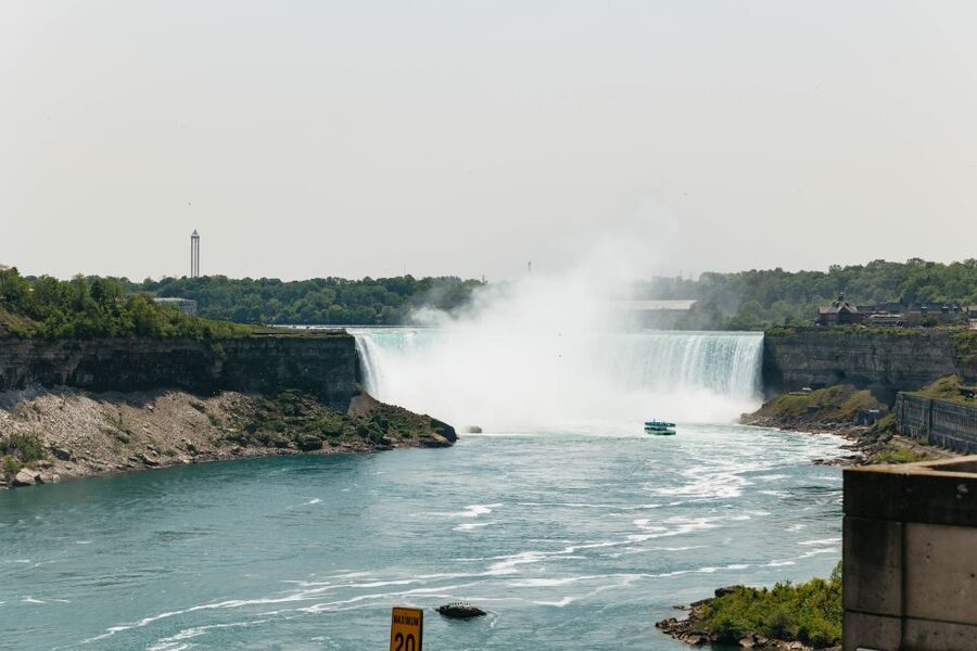 From Toronto: Niagara Falls + Winery, Cruise, & Lunch Option - Lunch above the water