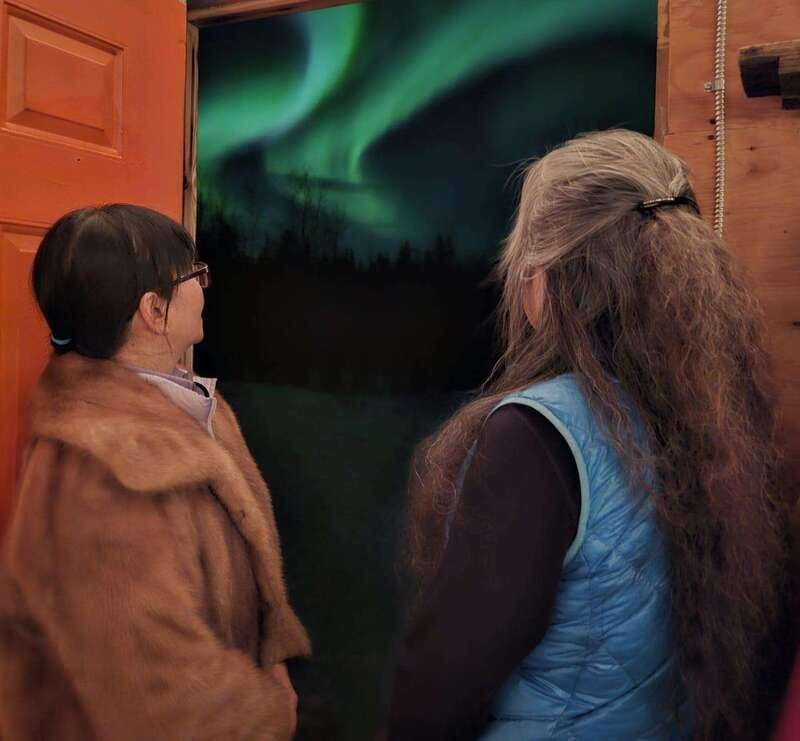 From Yellowknife: Aurora Borealis Tour with Cozy Cabin Base - The short drive from Yellowknife
