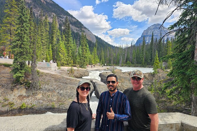 Full Day Private Tour Banff/Yoho Customized Sightseeing - Lake Louise deserves your full attention