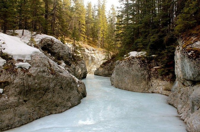 Grassi Lake and Grotto Canyon Hiking Calgary/Canmore/Banff - How the group size affects the day