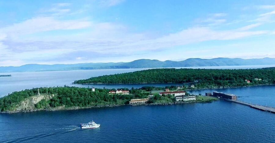Grosse-Île: Irish Immigrant Memorial Cruise & Tour - Planning Your Day at the Marina
