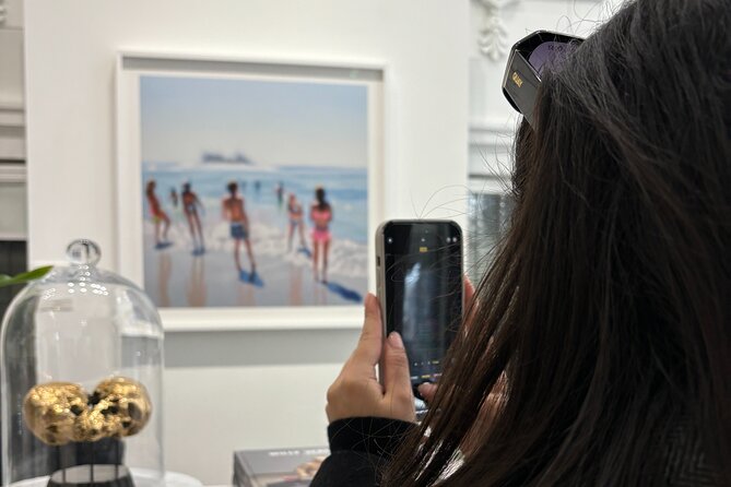 Guided Art Gallery Tour in Montreal - Seeing Canada through Inuit art