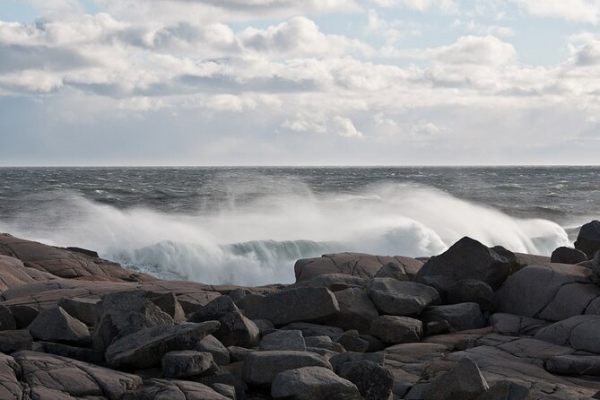 Half Day Small Group Tour in Peggy's Cove and Titanic Cemetery - What the Small Group Changes