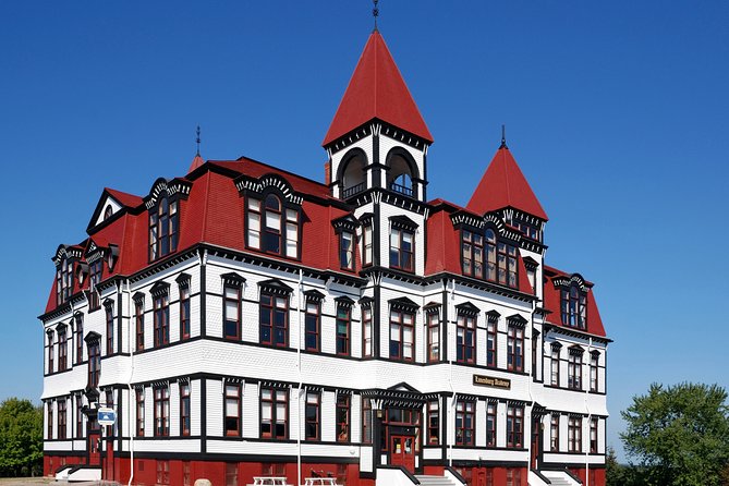 Half-Day Small-Group Tour of Nova Scotia's South Shore - Lunenburg Academy and St. John’s Church