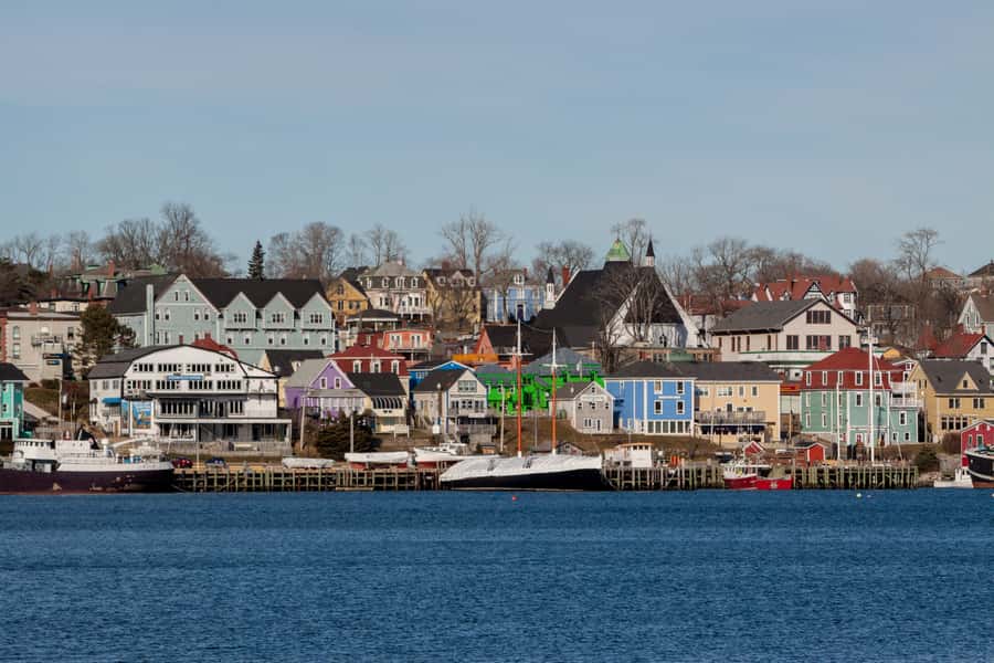 Halifax: Lunenburg and Mahone Bay Private Tour - Lunenburg, where the tour earns its keep