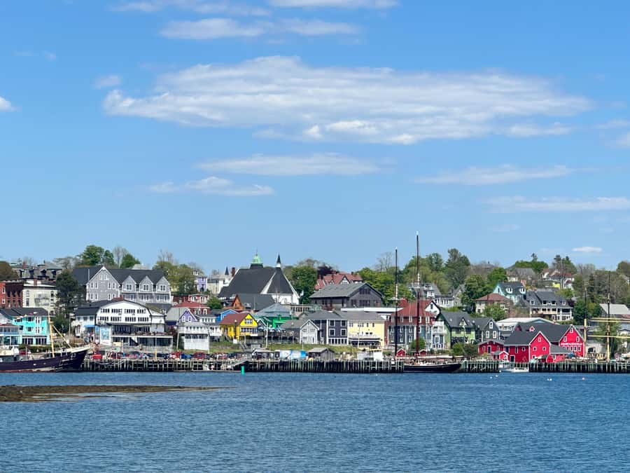 Halifax: Lunenburg and Mahone Bay Private Tour - Mahone Bay and the Three Churches