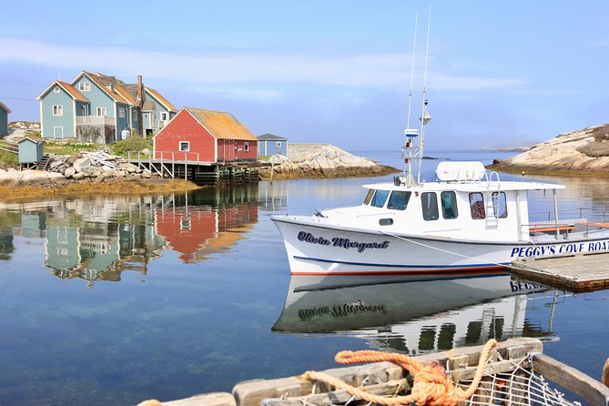 Halifax: Peggy's Cove tour - Crowds, weather, and the right expectations