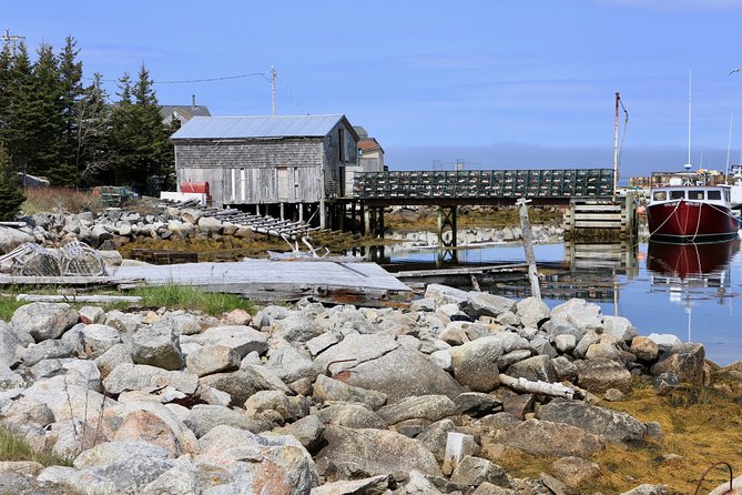 Halifax: Peggy's Cove tour - Leaving downtown Halifax by coach