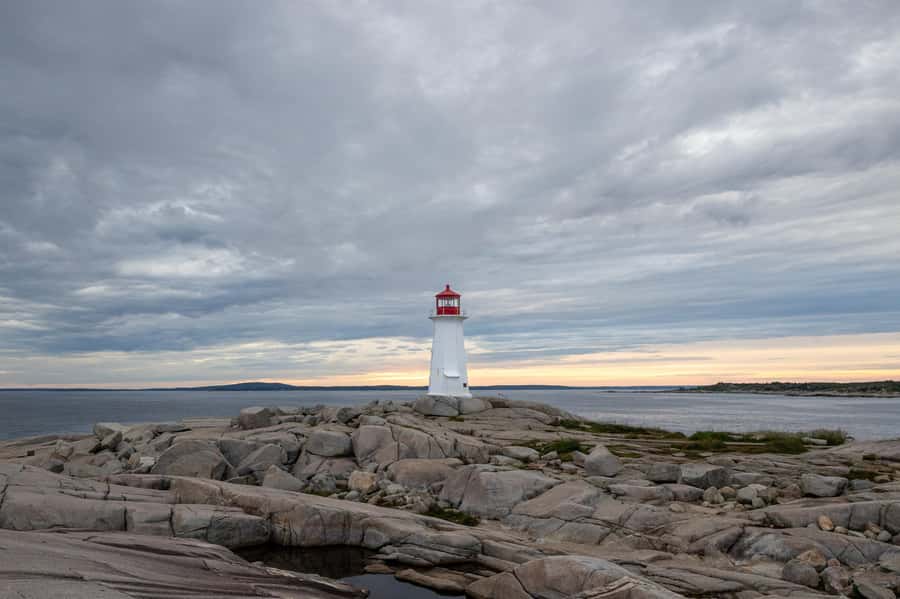 Halifax Small-Group Express Peggy’s Cove Tour - Why Peggy’s Cove works so well as a short trip
