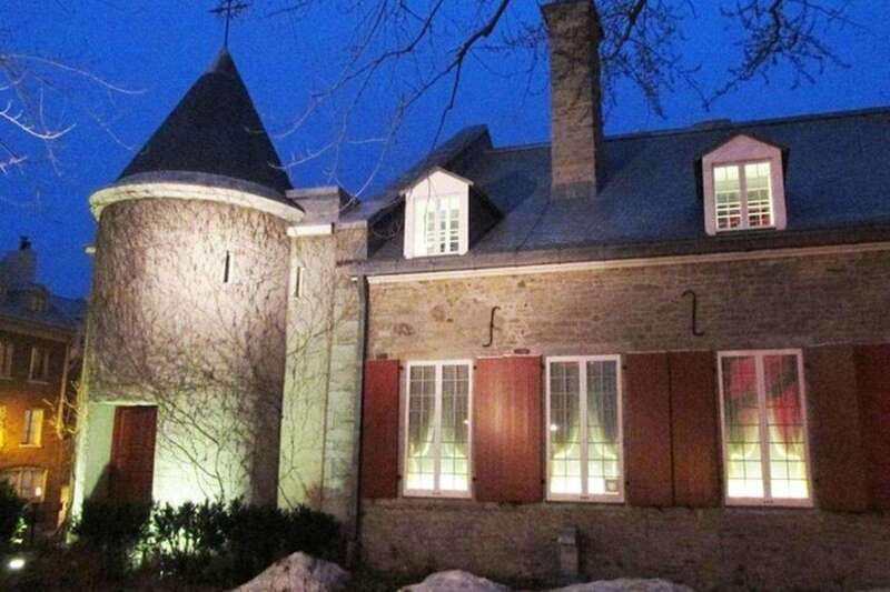 Haunted Old Montreal Ghost Walking Tour - Jacques Cartier Square and the final stretch