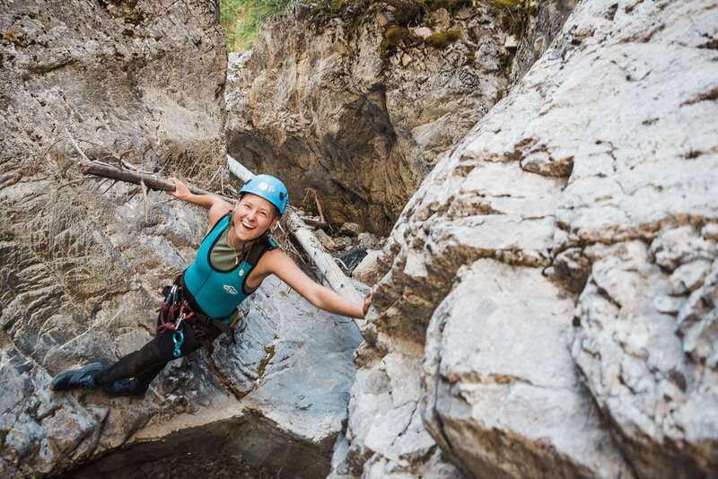 Heart Creek Canyoning tour - Beginner friendly - Near Banff - Learning to rappel before the canyon