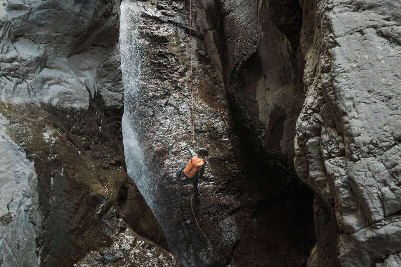 Heart Creek Canyoning tour - Beginner friendly - Near Banff - The dry upper canyon and the move into water