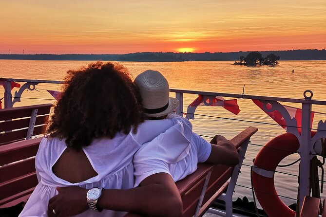 Heart of the 1000 Islands Sightseeing Cruise - Kingston or Gananoque: choose the route that matches your goal