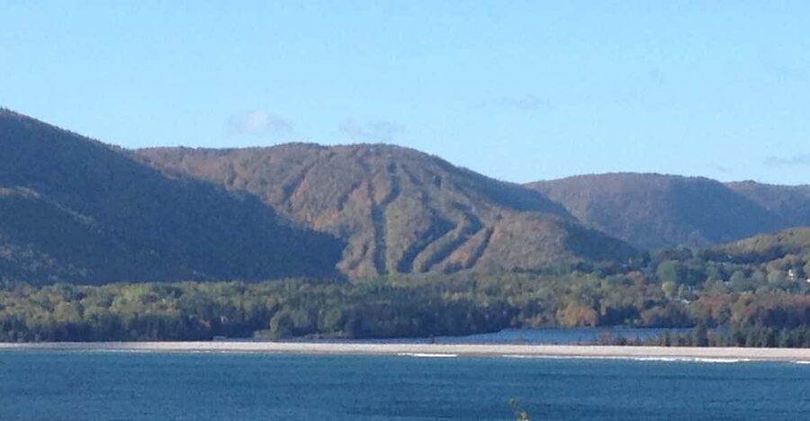 Highlands National Park: Cabot Trail Tour - From Sydney harbour to Cape Breton’s open country