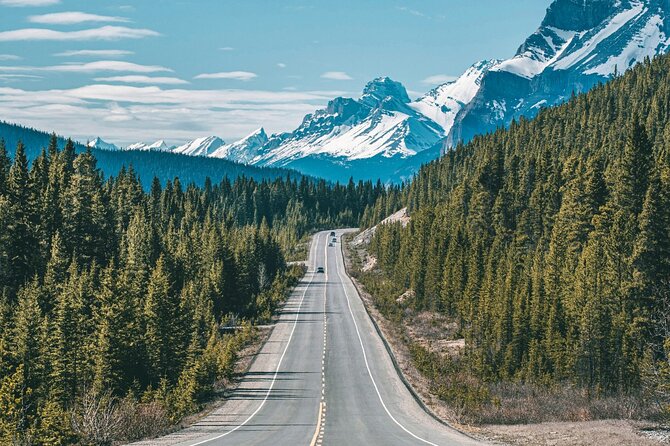 Icefields Parkway Experience - Seven hours of mountain scenery along the parkway