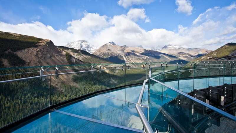 Jasper: Columbia Icefield Skywalk - The glass floor and the fear factor