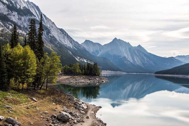 Jasper: Maligne Valley Wildlife & Spirit Island Cruise - Should you book the Maligne Valley cruise?