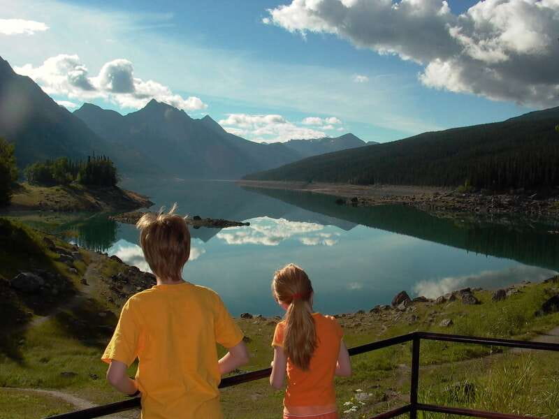Jasper: Maligne Valley Wildlife & Spirit Island Cruise - A short Maligne Canyon stop