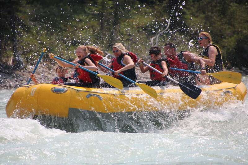 Jasper National Park: 2-Hour Whitewater Rafting - Ten calm minutes to read the river