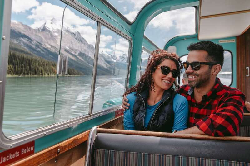 Jasper National Park: Maligne Lake Cruise With Guide - Wildlife watching on Maligne Lake