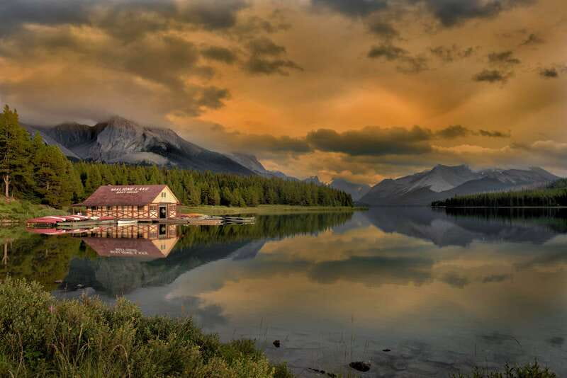 Jasper National Park: Maligne Lake Cruise With Guide - Who will enjoy this cruise most