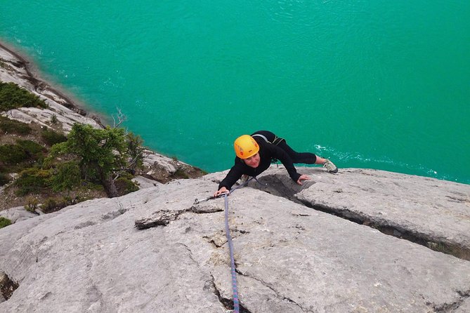 Jasper Rock Climbing Experience - A short hike into Jasper National Park