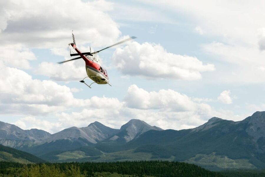 Kananaskis: 30-Minute Heli Tour of Minnewanka Lake and Banff - The final look at Mount Yamnuska