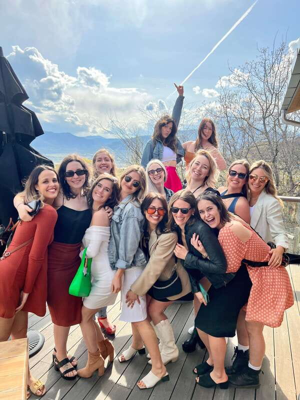 Kelowna: Lake Country Full Day Guided Wine Tour - Gray Monk combines wine and lunch