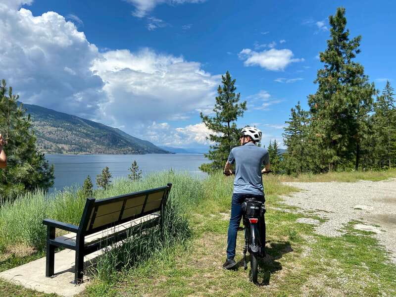 Kelowna: Okanagan Lake Guided E-Bike Tour with Picnic - Paul’s Tomb and the Okanagan picnic