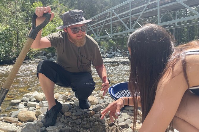 Kelowna Scenic Canyon Gold Panning Experience - Stories of prospectors, rock, and water