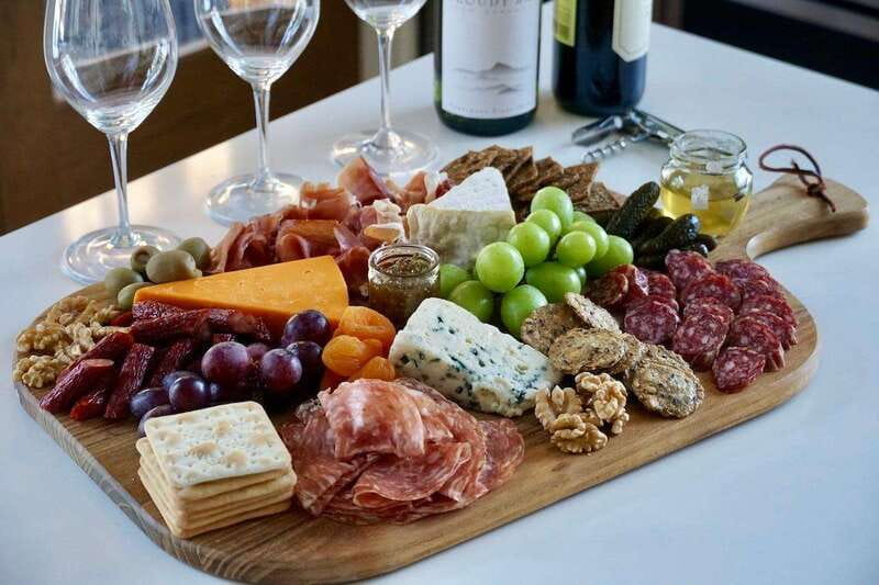 Kelowna: Sunset Sip Wine Tour - A sunset route through Kelowna’s wine country