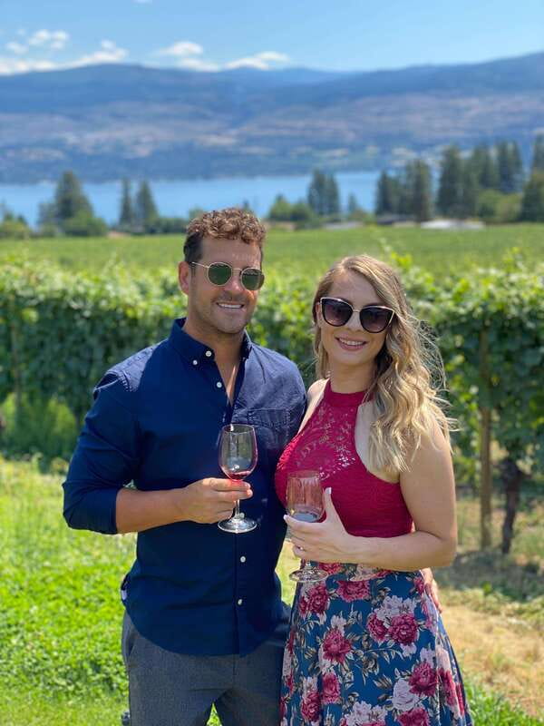 Kelowna: Sunset Sip Wine Tour - Black Swift Vineyards: a lively first tasting