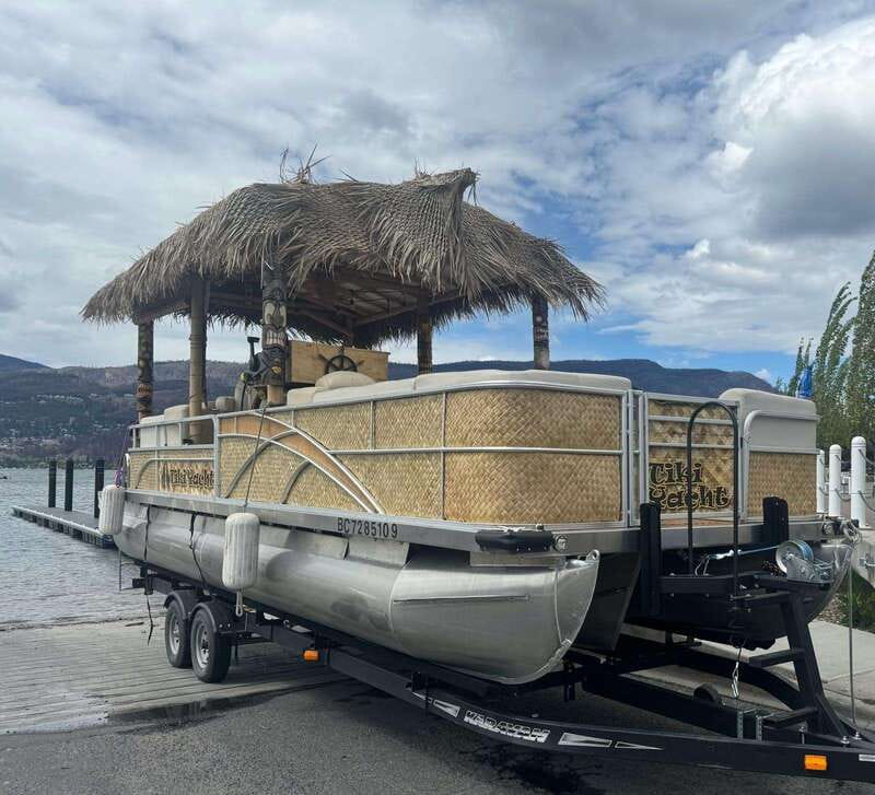 Kelowna: Tiki Party Yacht Rental - The Tiki yacht and onboard setup