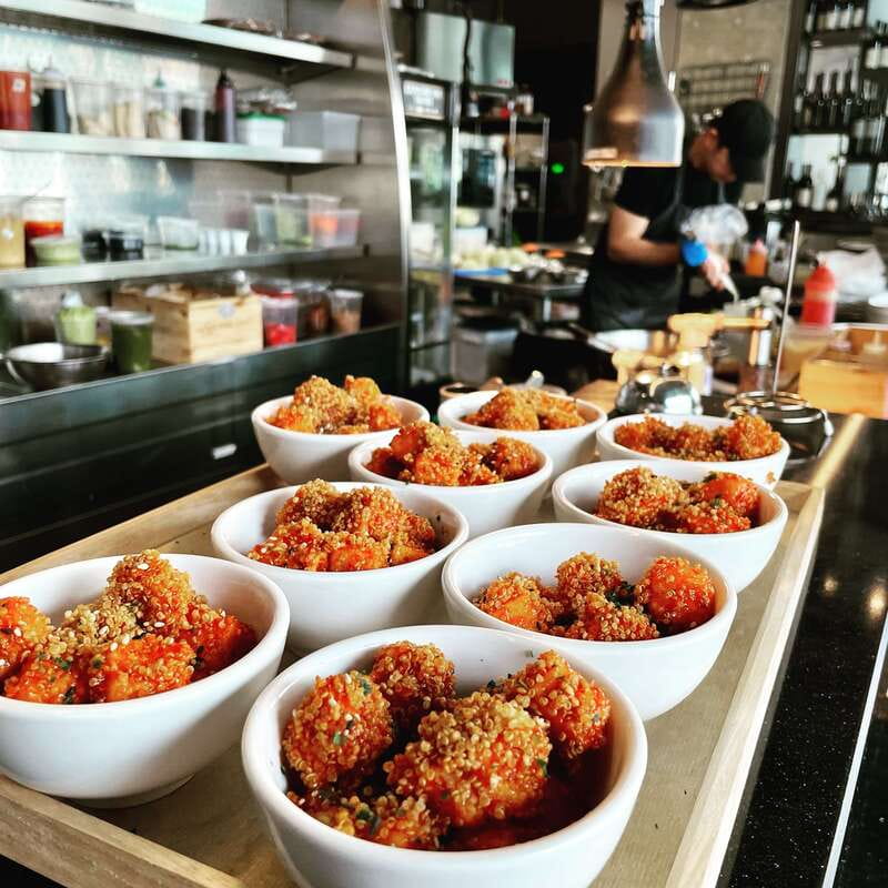 Kelowna: Walking Food Tour with 7 Tastings and 4 Drinks - Starting with Kelowna’s food story at Laurel Packinghouse