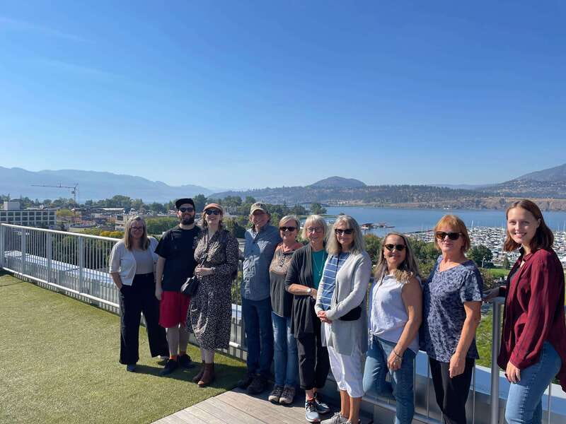 Kelowna: Walking Food Tour with 7 Tastings and 4 Drinks - The rooftop view and the Cultural District from above
